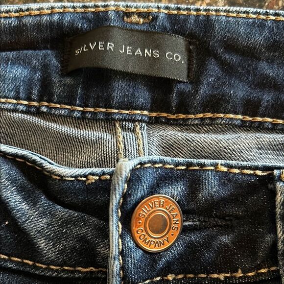 Silver Suki Capri Jeans - Picture 2 of 7